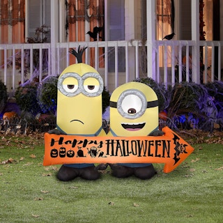 amazon minion halloween inflatable 1633460373 1633460373