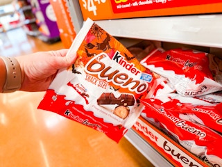 Walmart-Halloween-Kinder-Bueno-candy-bag-1