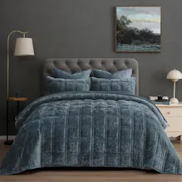 Velvet Quilt Set