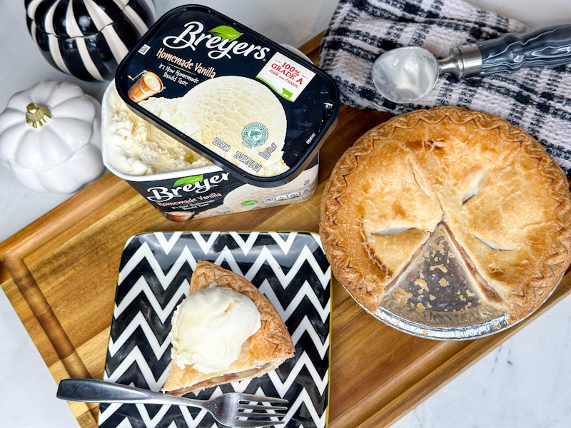 breyers-ice-cream-thanksgiving-pie-kcl-1