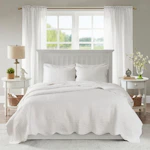 Reversible Scalloped Quilt Set