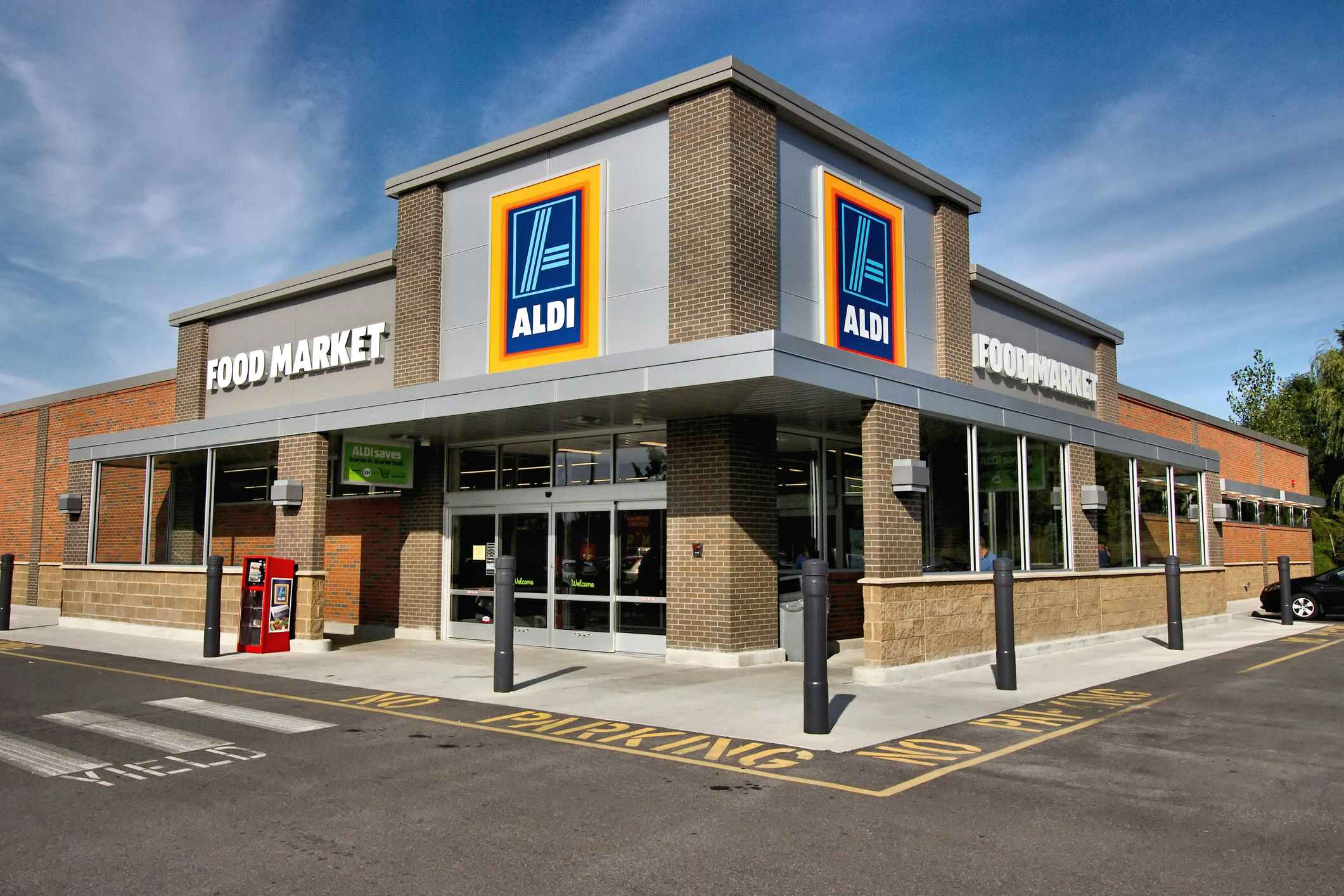 The outside of an ALDI grocery store