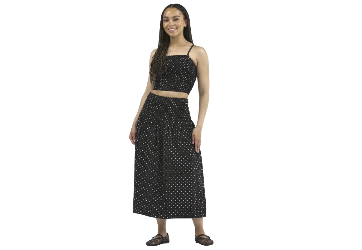 No Boundaries Women's Outfit