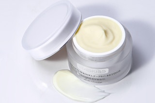 B0DPZS7JHD neck cream