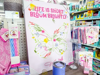 dollar general dolly parton sign