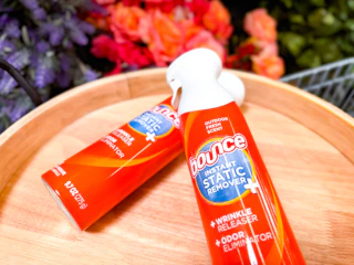 a pack of bounce static spray