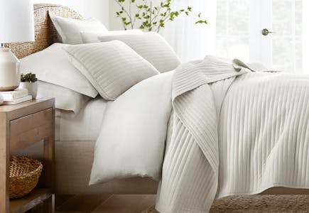 Linens & Hutch Quilt Set