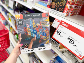 fao-schwarz-magnetic-tiles-set-target1