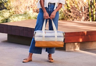dsw free weekender bag 2023 2 1677773962 1677773962