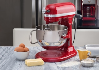 kitchenaid-professional-600-series-6-quart-bowl-lift-stand-mixer-empire-red-kp26m1xer-127