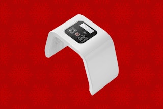 a red light therapy mask