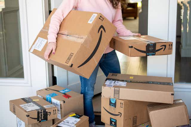 Holiday Shipping Deadlines 2023: Last Days You Can Shop Before Dec. 25 card image