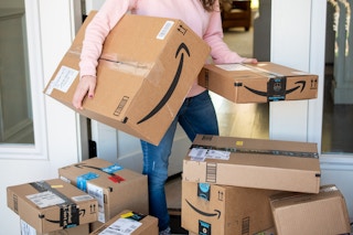 amazon-online-order-boxes-doorstep-packages-delivery-2019-05