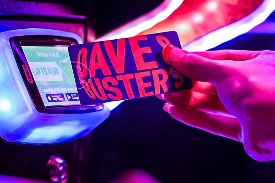 save-dave-busters-summertime-power-card-scan-arcade