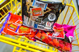 hersheys reeses halloween candy bags in cart