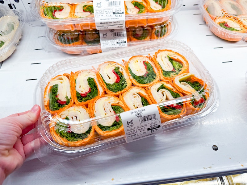 sams-club-members-mark-buffalo-chicken-wrap-pinwheel-tray