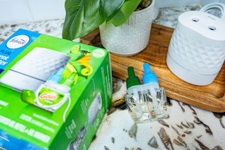 amazon-febreze-plug-scent-booster-original-gain-starter-kit-kcl-4