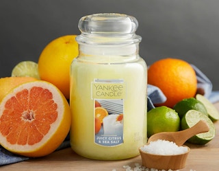 amazon yankee candles 2022 4 1642008354 1642008354