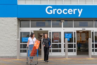 walmart-black-friday-store-front-joanie-heather-2022-46-kcl