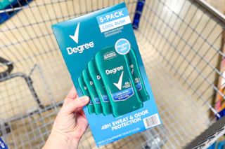 hand holding a degree deodorant 5-pack