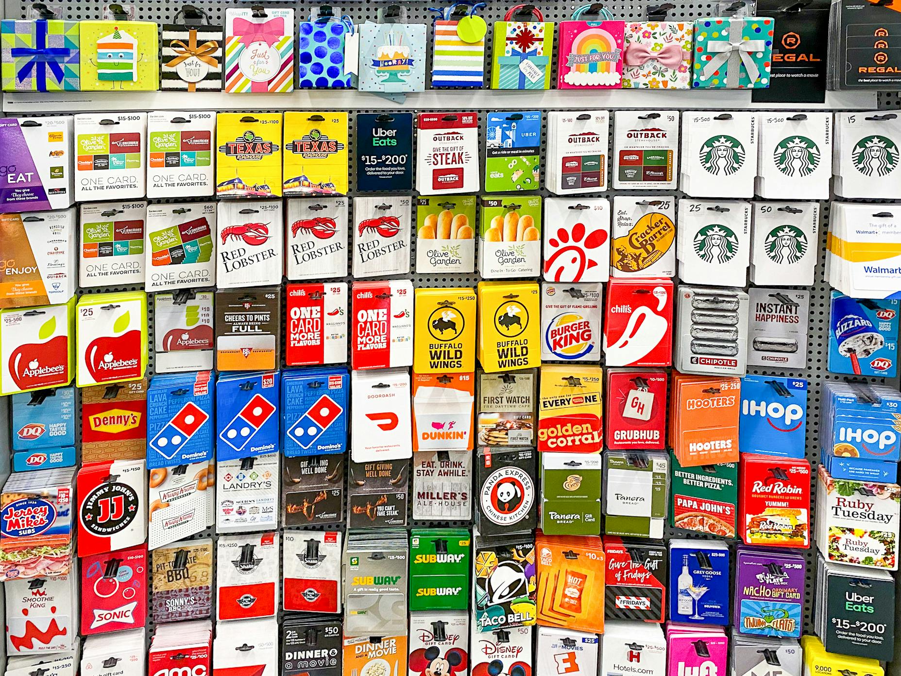 What Are the Pros and Cons of Gift Cards?