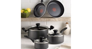 18-piece cookware set