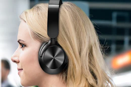 woman wearing black headphones