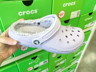 Crocs-orb-shoes-clog-2-2