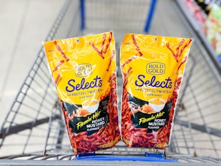 2 Rose Gold Selects Pretzels in Walmart shopping cart
