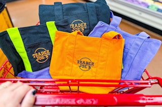 trader joes halloween totes in shopping cart