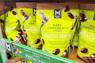 sams-club-memebers-mark-dark-chocolate-covered-pistachios