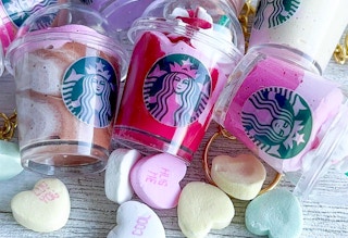 jane-starbucks-keychain-2022-2-2