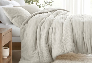 Linens & Hutch Waffle Comforter Set