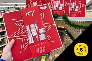 hand holding gift set