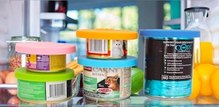 Pet food can topper lifestyle
