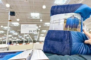 costco-clearance-outdoor-blanket