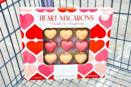 costco-heart-macarons