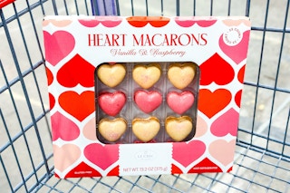 costco-heart-macarons
