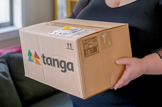store-boxes-tanga-delivery-package-shipping-kclmj-1