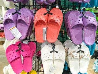 kohls-crocs-clearance-slides-2022-1