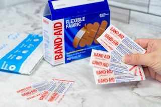 band-aid-bandages-flexible-fabric-amazon-review-kcl-1