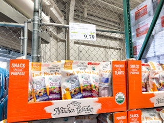 costco natures garden organic trail mix feb 2023 1677161326 1677161327