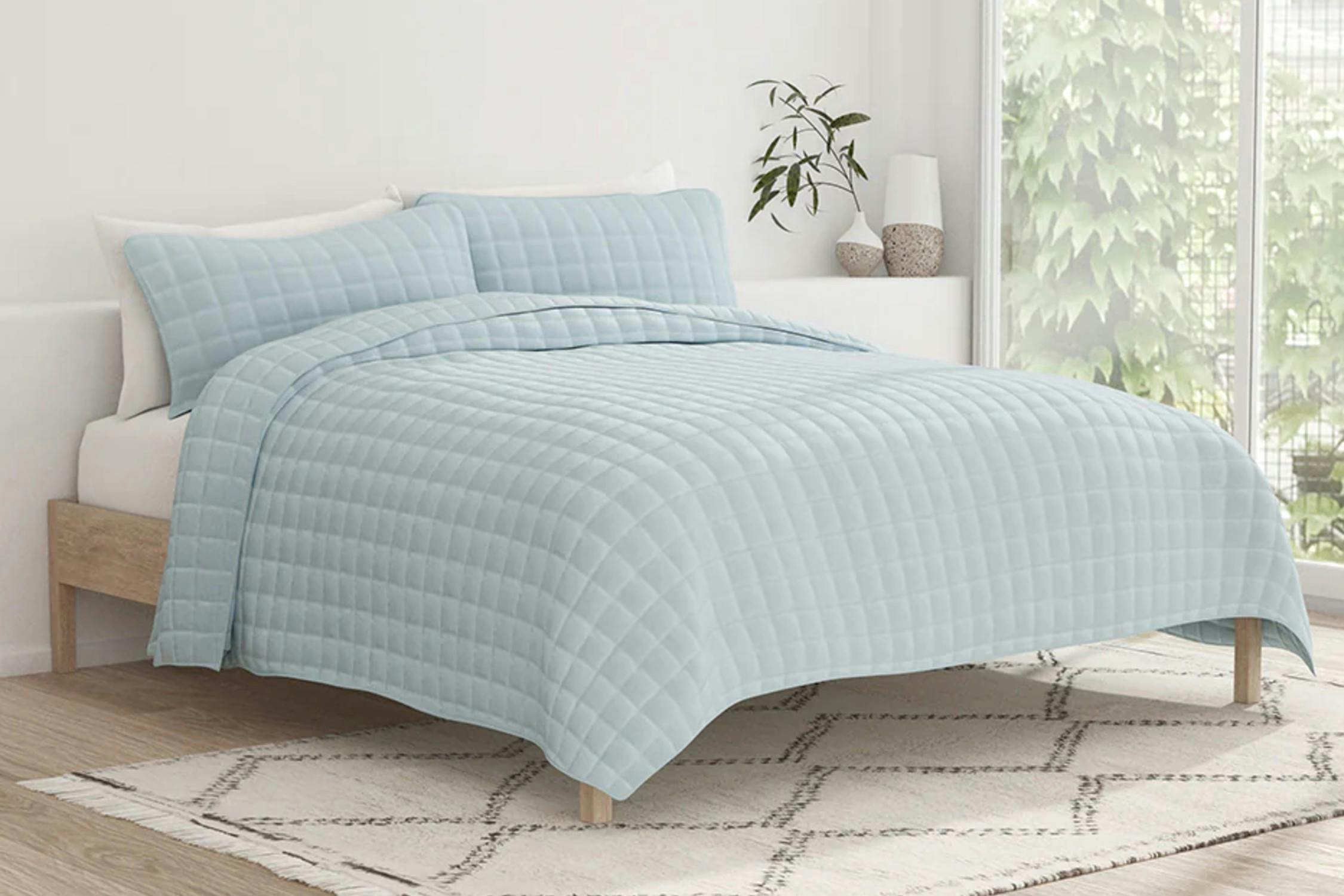 Linens & Hutch Quilt Set 