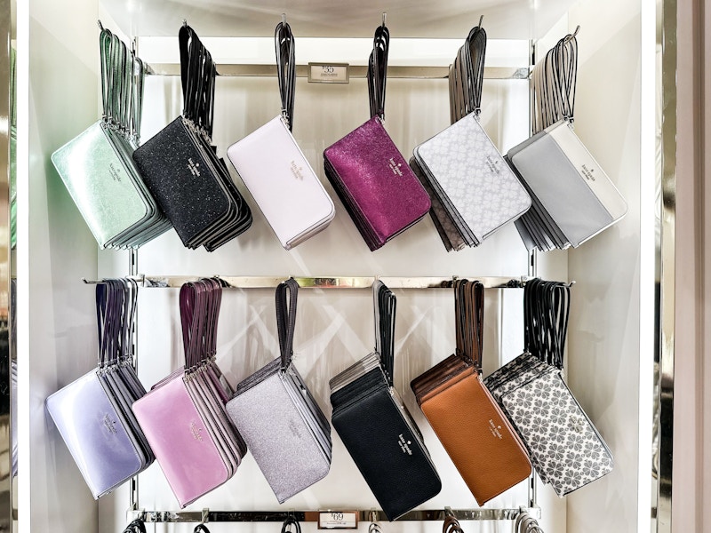 kate-spade-outlet-wristlets-kcl-retail-1