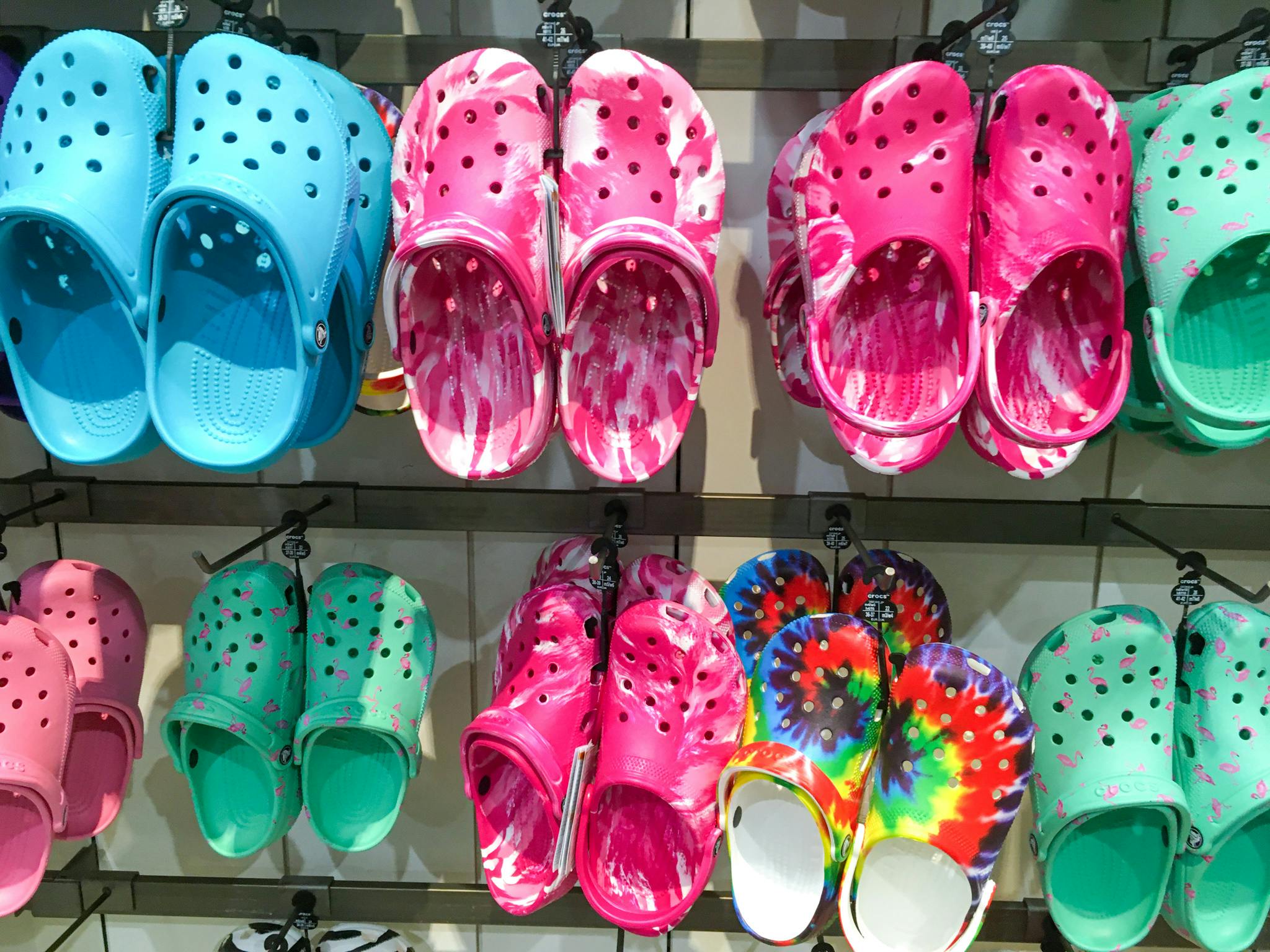 Crocs-wall-feature-2021-2