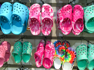 Crocs-wall-feature-2021-2