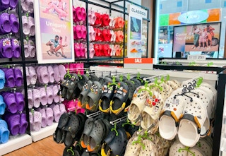 zulily-crocs-sale-jan-2023-featured-1