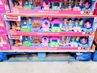 sams-club-fisher-price-little-people-parade-playset-1