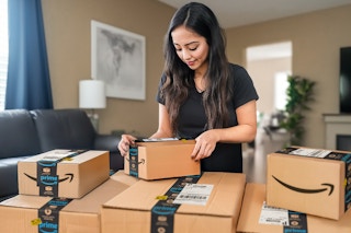 amazon-prime-day-generic-model-opening-boxes kclmj