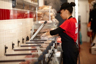 firehouse subs worker